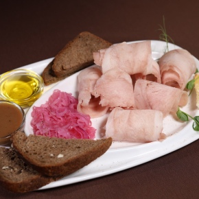 Строганина из пеламиды